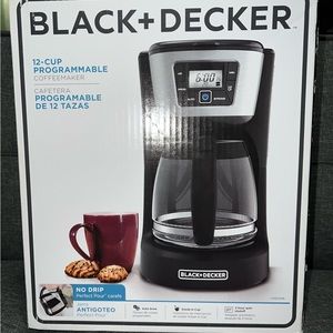 Black & Decker. 12 cup coffee maker.